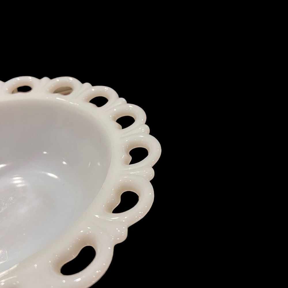 Vintage 1950s Anchor Hocking Old Colony‎ Lace Edge 9.5" Milk Glass Bowl Dish - Picture 4 of 8